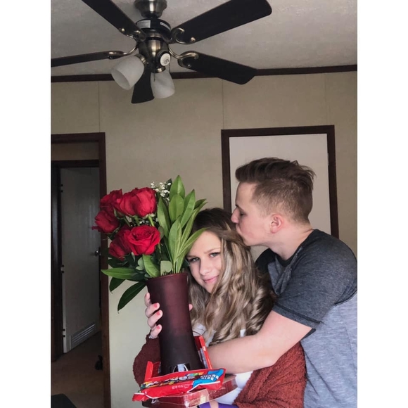 Meet your Posher, Cassy - Picture 1 of 1